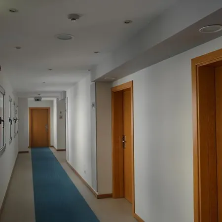 佩蒂特马德拉光彩之星酒店