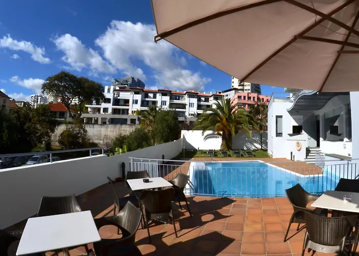 Hotell Madeira Bright Star By Petit Funchal (Madeira)